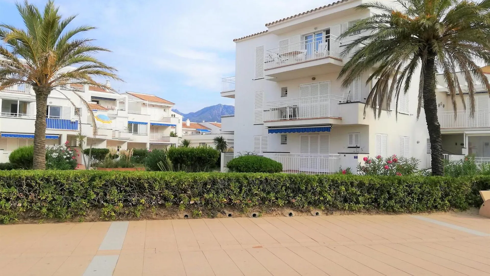 3277 Platja 6 112 , En 1ª Linea De Playa, La Mas Espaciosa De Roses. Disfrutara Del Olor Del Mar, De La Arena Bajo Sus Pies, Del Aire. . . - Es-258-17 Roses