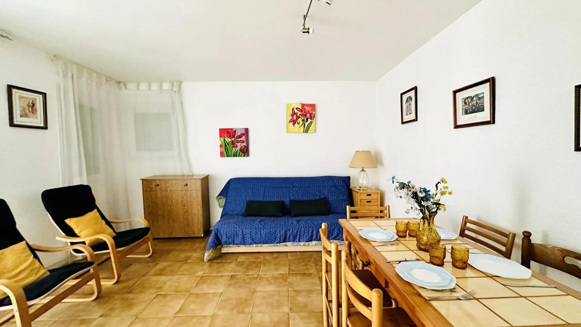 Apartment 3277 Platja 6 112 , En 1ª Linea De Playa, La Mas Espaciosa De Roses. Disfrutara Del Olor Del Mar, De La Arena Bajo Sus Pies, Del Aire. . . - Es-258-17 Spain