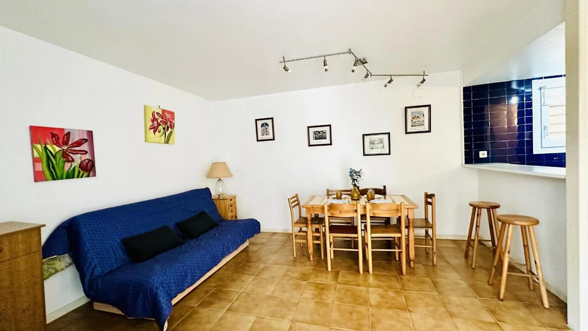 Apartment 3277 Platja 6 112 , En 1ª Linea De Playa, La Mas Espaciosa De Roses. Disfrutara Del Olor Del Mar, De La Arena Bajo Sus Pies, Del Aire. . . - Es-258-17